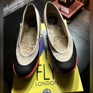 FLY LONDON Yoko Perforated Wedge Leather Pump 36, EUC